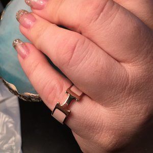 H ENAMEL/GOLD COLOR RING SZ 7